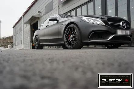 벤츠 W205 C63 AMG 휠 블랙유광 휠도색, 레드 AMG 캘리퍼도색. / 용인 처인구