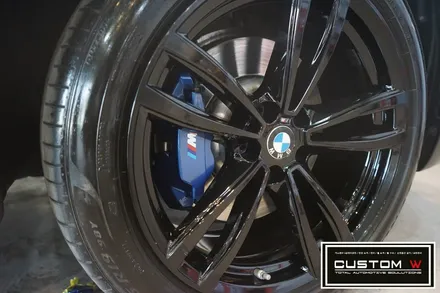 BMW G바디 7시리즈 블랙유광 휠도색, M퍼포먼스 블루 캘리퍼도색. / 용인 처인구