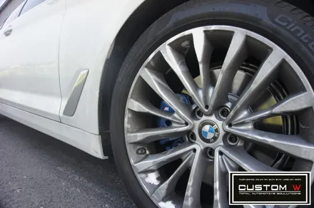 BMW G30 5시리즈 M퍼포먼스 블루 캘리퍼도색. / 용인 처인구