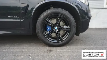 BMW X5 30d 블랙유광 휠도색, M퍼포먼스 블루 캘리퍼도색. / 용인 처인구