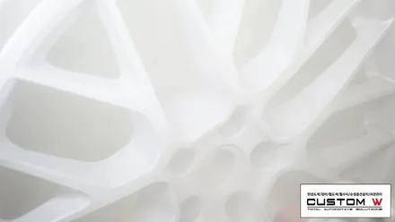 포르쉐 마칸 잘못 된 휠도색 박리 후 건메탈 휠도색, 레드 캘리퍼도색. / 용인 처인구