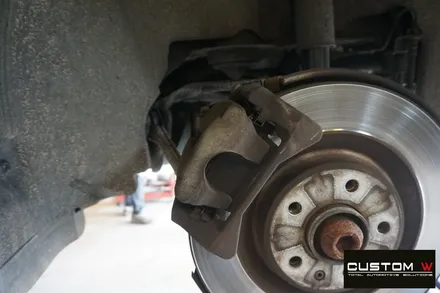 아우디 A6 사연이 많은 A7 19인치 휠 박리 후, 블랙유광 휠도색 재작업  그리고 부식많고 지저분한 캘리퍼  깔끔하게 도색 하기.! / 용인 처인구