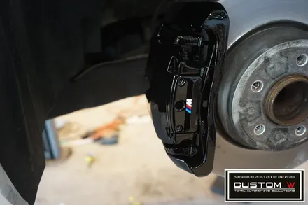 BMW F10 520D M 에어로 다이나믹 프로 휠 상처 수리 후, 고스트 크롬 휠도색 그리고 블루 캘리퍼 도색. / 용인 처인구
