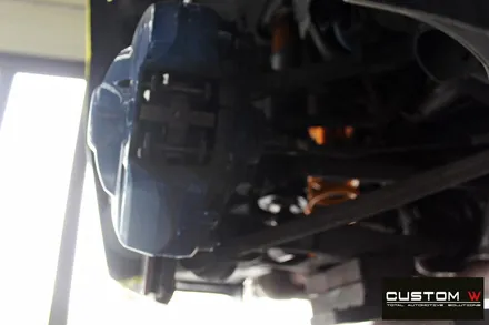 비포장도로에서 손상된  BMW F80 M3 반무광 휠 복원, 카본 세라믹 골드 캘리퍼 도색 / 용인 처인구