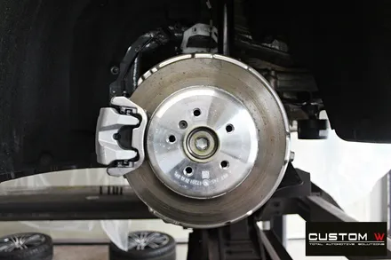 BMW G30 520d 신차 664M 블랙유광 휠도색 + 블루 캘리퍼 도색 / 용인 처인구