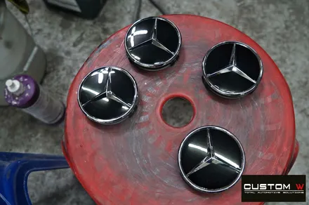 벤츠 GLC43 AMG 휠 상처 수리 후 블랙유광 휠도색 + 카본 세라믹 골드 캘리퍼 도색 / 용인 처인구