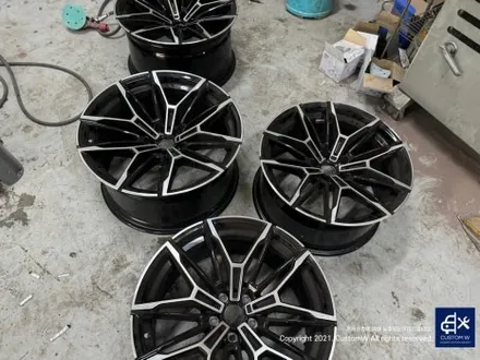 BMW G87 M2 930M 블랙 유광 휠도색 + 레드 캘리퍼 도색 커스텀W에 자주 입고되는 포켓 머신~~! / 용인 처인구