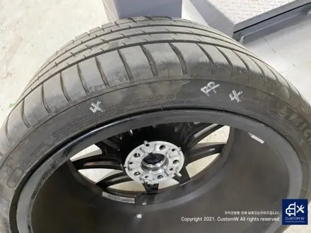 너무 멋진 토론토 레드 컬러 BMW G87 M2 스페셜 에디션   930M 휠 블랙 유광 도색 + 레드 캘리퍼 도색_! / 용인 처인구