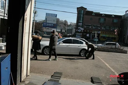 고스트크롬 휠도색의 메카 커스텀W BMW 520D 고스트크롬 휠도색을 하다. / 용인 처인구