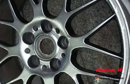 이제는 세월속의 차량이 되었지만 여전히 멋진 BMW E39 540 차량의 BBS RGR 휠수리 및 고스트크롬 도색. / 용인 처인구