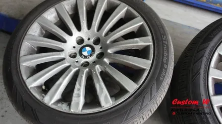 F바디도 여전히 건재한 BMW 7시리즈 차량의 19인치 휠 상처수리 후 고스트크롬 휠도색. / 용인 처인구