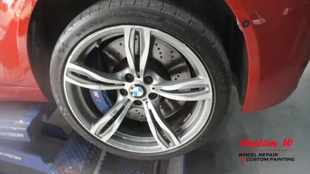 달리기 머신 BMW M5 F10 차량의 20인치 1개의 휠 다이아몬드컷팅 휠수리. / 용인 처인구