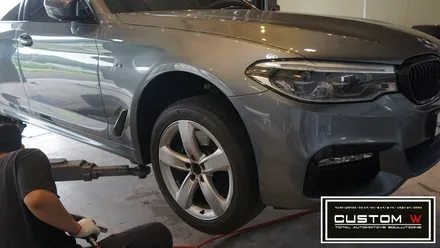 BMW G30 530d 맷블랙 휠을 블랙유광 휠도색으로 새롭게 만들어드렸습니다. / 용인 처인구