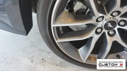 포드 머스탱 GT 5.0 블랙유광 휠도색, 레드 캘리퍼도색. / 용인 처인구