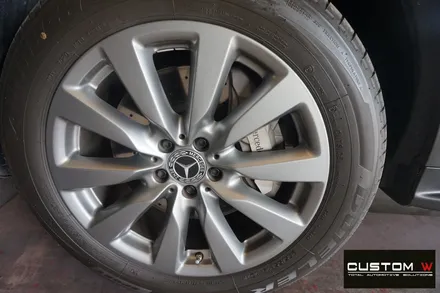 벤츠 GLC 350E 밋밋한 순정 휠 컬러에서 블랙 유광 휠도색, 캘리퍼도색. / 용인 처인구