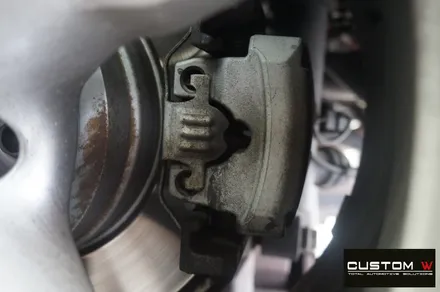 BMW X5 지저분하고 부식 녹 심한 캘리퍼 도색  , 블랙유광 휠도색 / 용인 처인구
