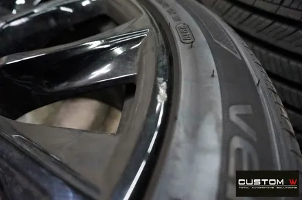 BMW X6 40d 기존 휠 도색 차량 휠 상처 수리 후 블랙유광 휠도색 재작업 / 용인 처인구