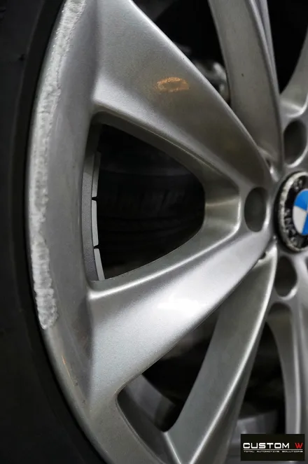BMW F10 520d 휠 상처 수리 후 고스트 크롬 휠도색 / 용인 처인구
