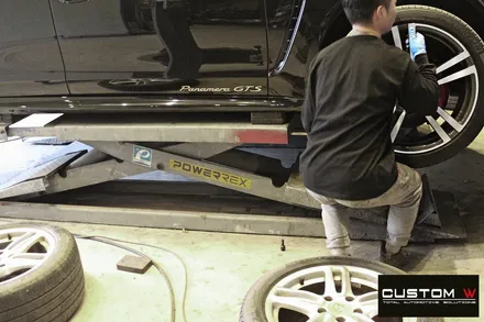 포르쉐 파나메라 GTS 기존 잘못된 도색 박리 후 블랙유광 휠도색 / 용인 처인구