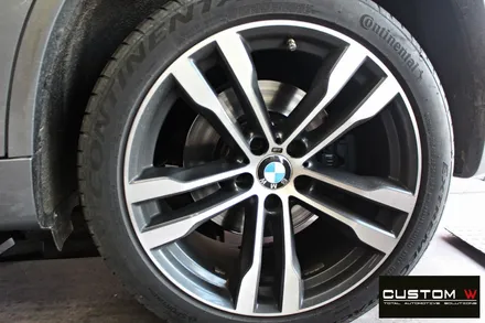 BMW X5 50d 약품 박리, 휠 상처 수리 후 블랙유광 휠도색 / 용인 처인구
