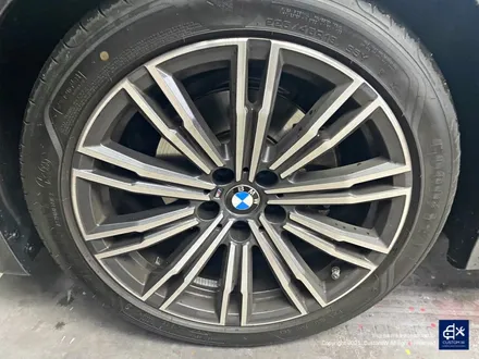 부식도 제거하고...BMW G20 320i 휠수리 후 블랙유광 휠도색 + 블루 캘리퍼 도색 / 용인 처인구