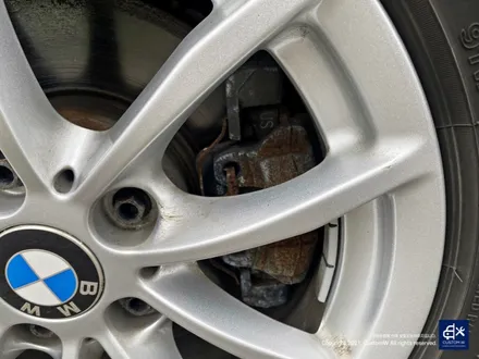 BMW 118d 블랙유광 휠도색 + 엄청난 부식 제거 후 블루 캘리퍼 도색 / 용인 처인구