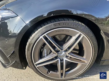 벤츠 A45 AMG 휠수리 후 블랙유광 휠도색 + 카본 세라믹 골드 캘리퍼 도색 / 용인 처인구