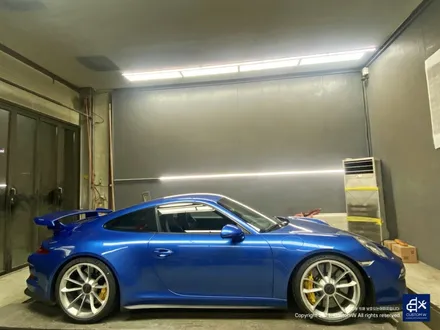 포르쉐 911(991 MK1) 카레라 GT3 센터락 휠 잘못된 도색 박리 후 블랙유광 휠도색 + 블루 캘리퍼 도색 / 용인 처인구
