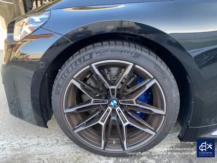 궁극의 드라이빙 머신 BMW M2 2세대 신형 930M 블랙 유광 휠도색 그리고 레드 캘리퍼 도색  (feat. 짝당 5만원 업체의 실체를 파악하고 커스텀 W에 방문하신 사연) / 용인 처인구