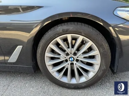 BMW G30 520i 럭셔리 블랙유광 휠도색 + 레드 캘리퍼 도색 / 용인 처인구