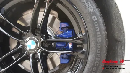 블랙 휠도색과 블루 캘리퍼도색 조합으로 BMW 520D M 에어로 다이나믹프로를 더 새롭게 변화시키다. / 용인 처인구