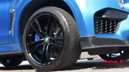 커스텀W를 찾아온 헤비급이지만 M! BMW X6M 차량의 블랙유광 휠도색. / 용인 처인구