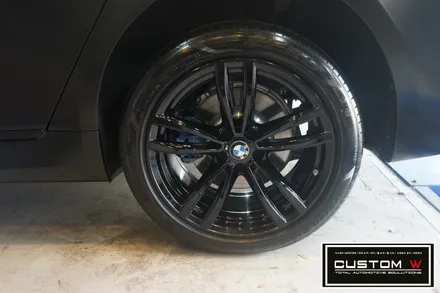 BMW G바디 7시리즈 블랙유광 휠도색, M퍼포먼스 블루 캘리퍼도색. / 용인 처인구