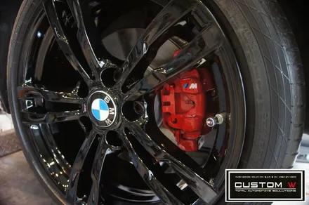 F30 BMW 320I 휠수리 후 블랙유광 휠도색, 레드 캘리퍼도색. / 용인 처인구