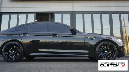BMW F90 신형 M5 올블랙의 느낌을 위한 블랙유광 휠도색. / 용인 처인구