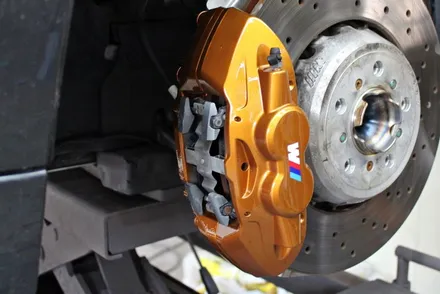 BMW F80 M3 카본 세라믹 골드 캘리퍼 도색 / 용인 처인구
