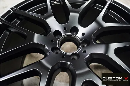벤츠 GLE63 AMG 휠 상처 수리 후 무광블랙실버 투톤 휠 + 카본 세라믹 골드 캘리퍼 도색 / 용인 처인구