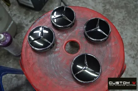 벤츠 GLC43 AMG 휠 상처 수리 후 블랙유광 휠도색 + 카본 세라믹 골드 캘리퍼 도색 / 용인 처인구