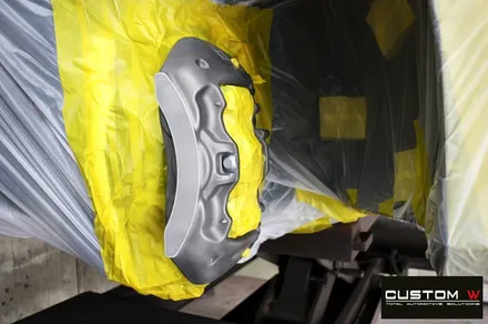 벤츠 GT43 AMG 기존 잘못된 수리 도색 이력 약품 박리 후 블랙 실버 투톤 무광 휠도색 + 카본 세라믹 골드 캘리퍼 도색 / 용인 처인구