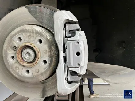 BMW F10 530d 박리 후 블랙유광 휠도색 + 분진 제거 후 블루 캘리퍼 도색 / 용인 처인구