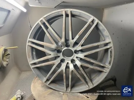 귀한 차량~! 벤츠 GTC AMG 무광 블랙 실버 투톤 휠 도색 작업으로 더욱 멋지게_! / 용인 처인구