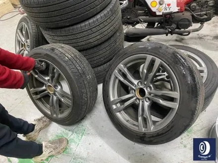BMW F30 320d 441M 휠 상처 수리 후, 블랙 유광 휠도색 + 부식 녹 제거 후, 블루 캘리퍼 도색 / 용인 처인구