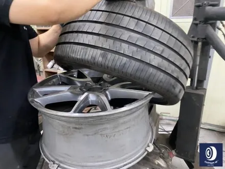 벤츠 W213 E43 AMG 휠 상처 수리 후 사틴 블랙 (무광 검정 / 매트 블랙) 휠 복원 도색 + 카본 세라믹 골드 캘리퍼 도색 / 용인 처인구