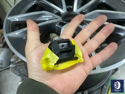 벤츠 C43 AMG 휠 상처 수리 후, 다이아몬드 커팅 가공을 이용한 블랙 폴리시 투톤 휠 커스텀 도색 / 용인 처인구