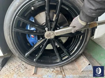 BMW 330e 휠 상처 수리 후, 블랙 유광 휠도색 / 용인 처인구