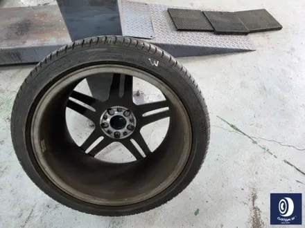 벤츠 W213 E300 AMG 라인 19인치 휠 상처 수리 후, 건메탈 그레이 휠 도색 / 용인 처인구