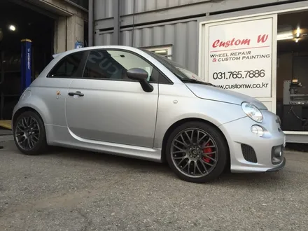 피아트 500 아바스(ABARTH 595 COMPETIZIONE) 매트그레이(건메탈무광) 휠도색, 레드 캘리퍼도색(간단 차량 소개 함께) / 용인 처인구