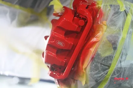 랜드로버 디스커버리 4 가장 기본적인 휠도색(맷블랙)과 캘리퍼도색(레드,로고도 함께) / 용인 처인구