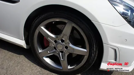 벤츠 SLK 350의 휠 상처수리 후 고스트크롬 휠도색 + AMG 레드 캘리퍼도색. / 용인 처인구