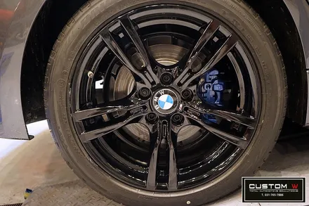 BMW 330I 블랙유광 휠도색 + M퍼포먼스블루 캘리퍼도색. / 용인 처인구